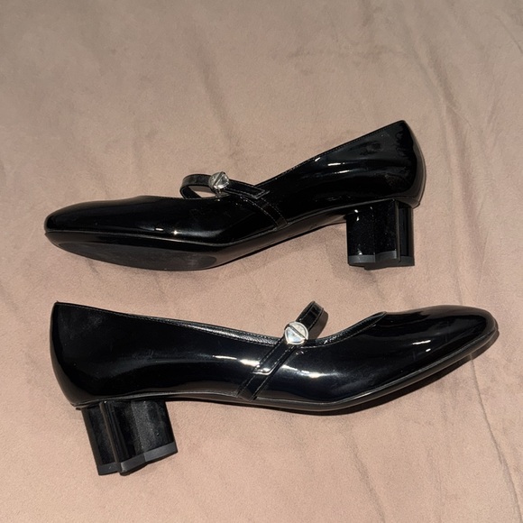 LV uniform shoes Mary Jane's - Picture 3 of 4